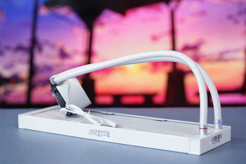 双泵水冷力压13900KS 310W功耗！超频三DE360水冷散热器评测：静音水泵也很重要