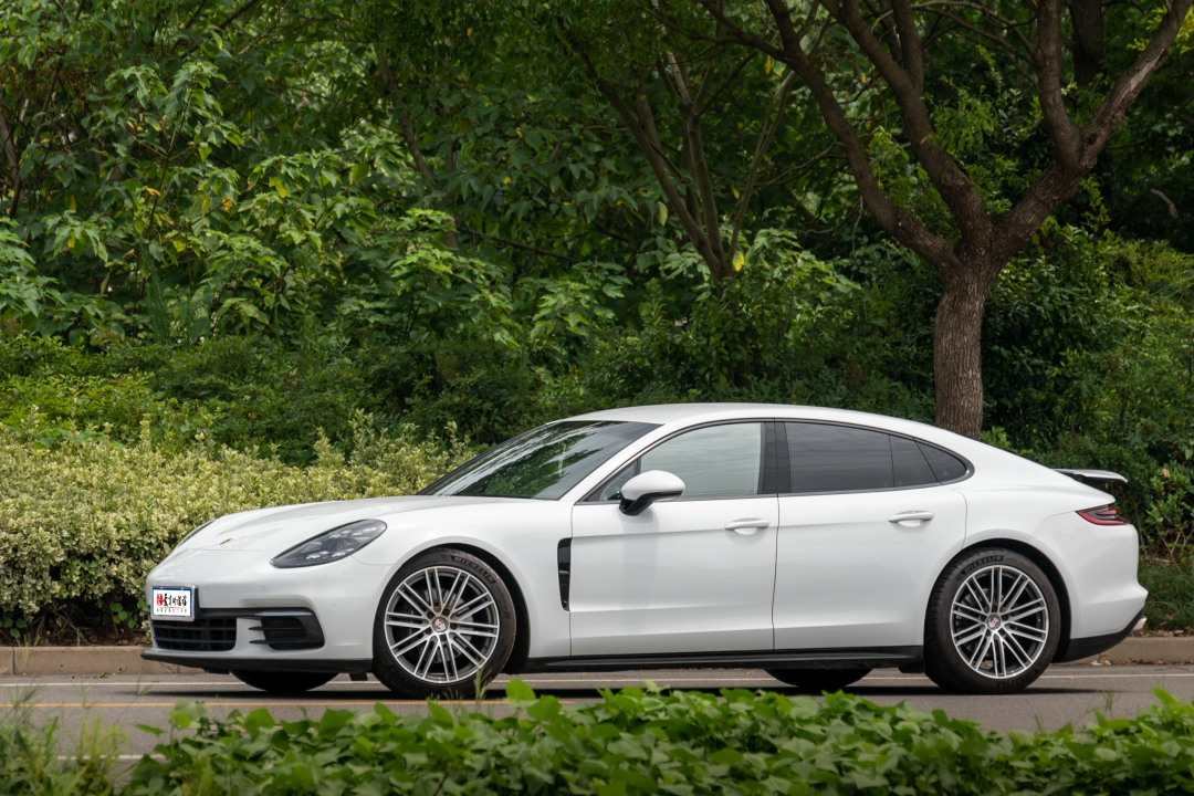 把理智与情感，融于一身——2017款二手保时捷Panamera