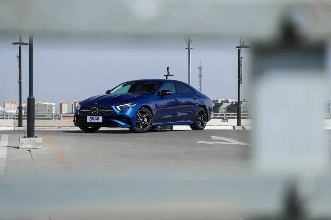 奔驰CLS：2.0T+9AT，售价近80万！？看完这台车，我落泪了……