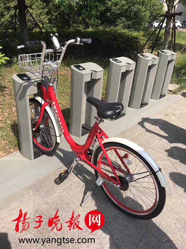 无锡“小红车”上路啦 手机APP和刷卡租车均可租车