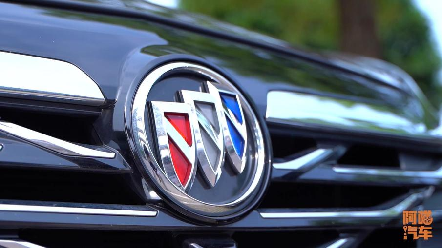 商务车之王，为何这么多人钟情于别克GL8，原来全靠吃老本