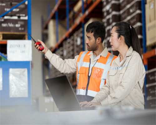 实拍新款欧蓝德嘉乐版七座SUV