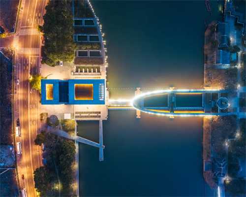 丰田版“吉姆尼”来啦，4.5T+四驱，短轴陆巡LC实车真帅气