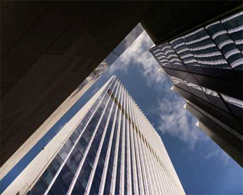 大秦铁路两货车相撞，该线为“西煤东运”重要通道