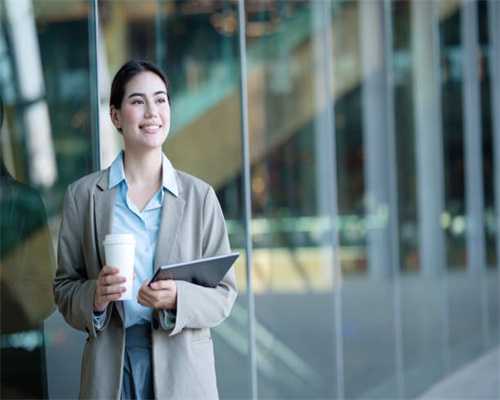 不用66万，也不用坐发动机盖上！只需48.8万就能买全新宝马Z4